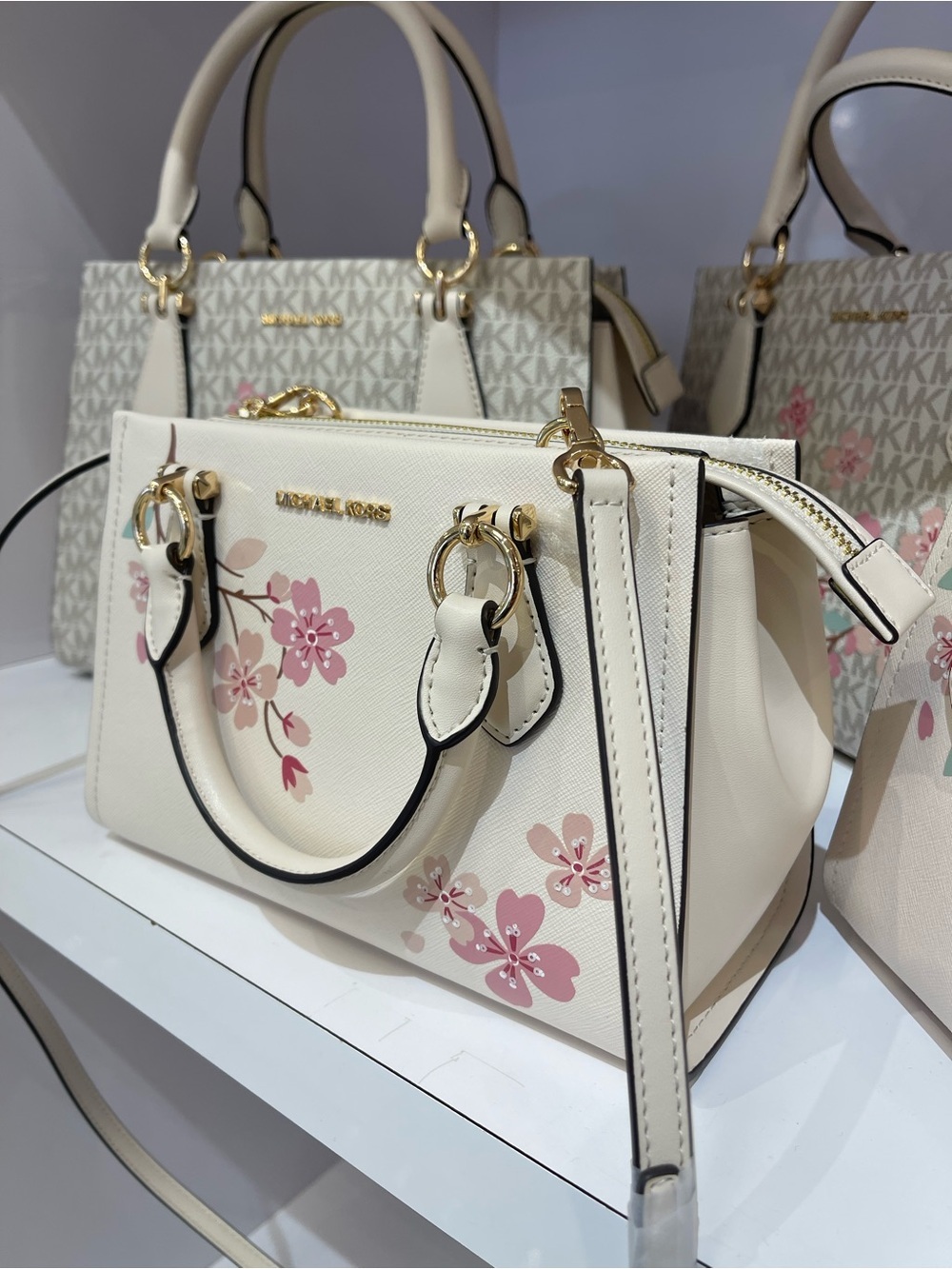 MICHAEL KORS Marilyn Small Embellished Satchel Crossbody Messenger
Lt Cream
NWT - Picture 12 of 16